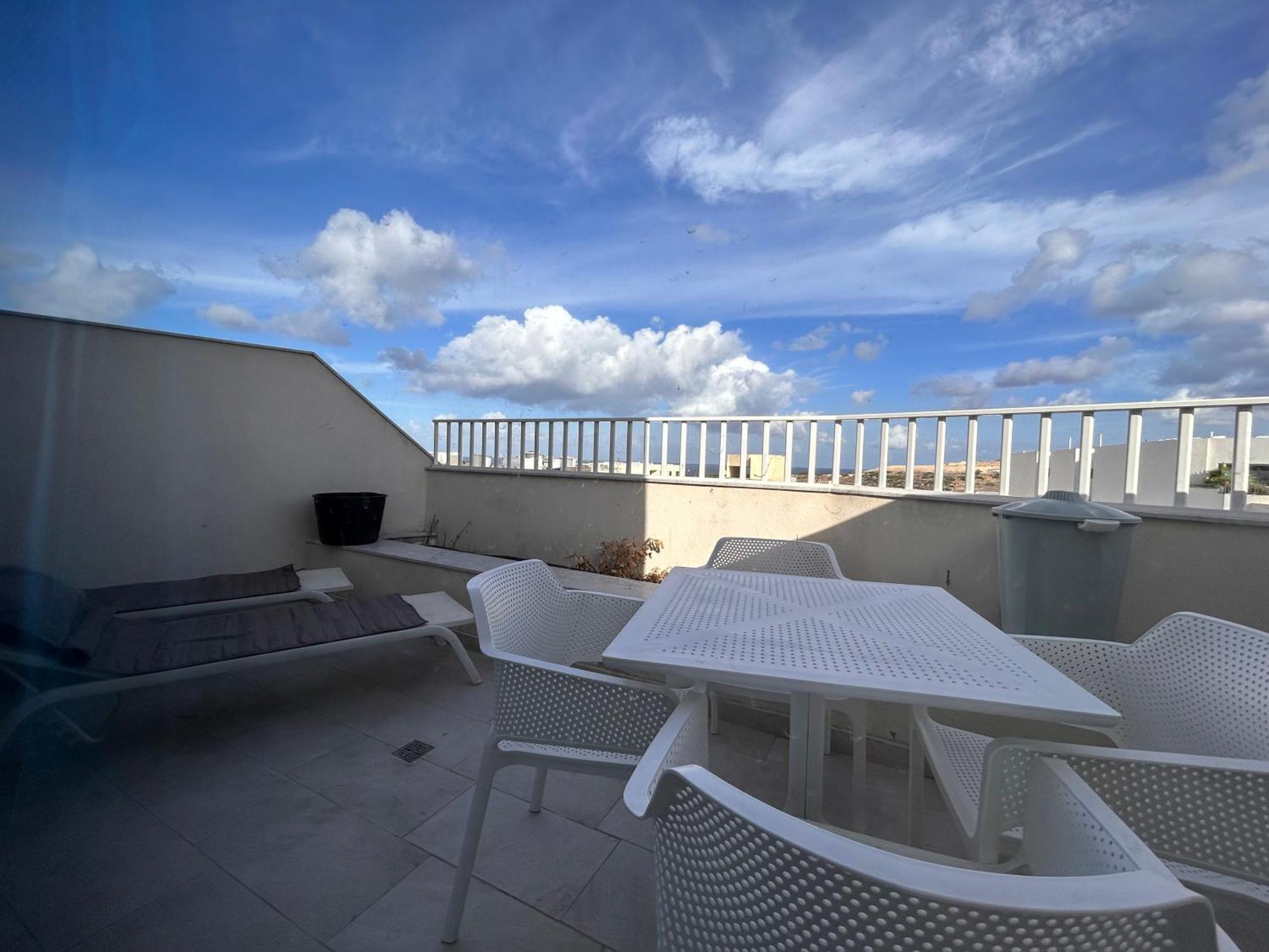 Qawra Penthouse - Spacious Sleeps 5 Apartment St. Paul's Bay Exterior photo